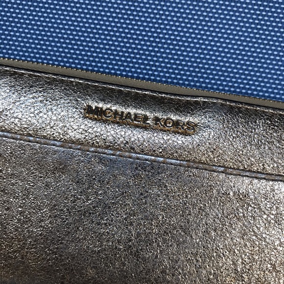 MICHAEL KORS | Gold Zip Around Continental Wallet - Picture 3 of 5